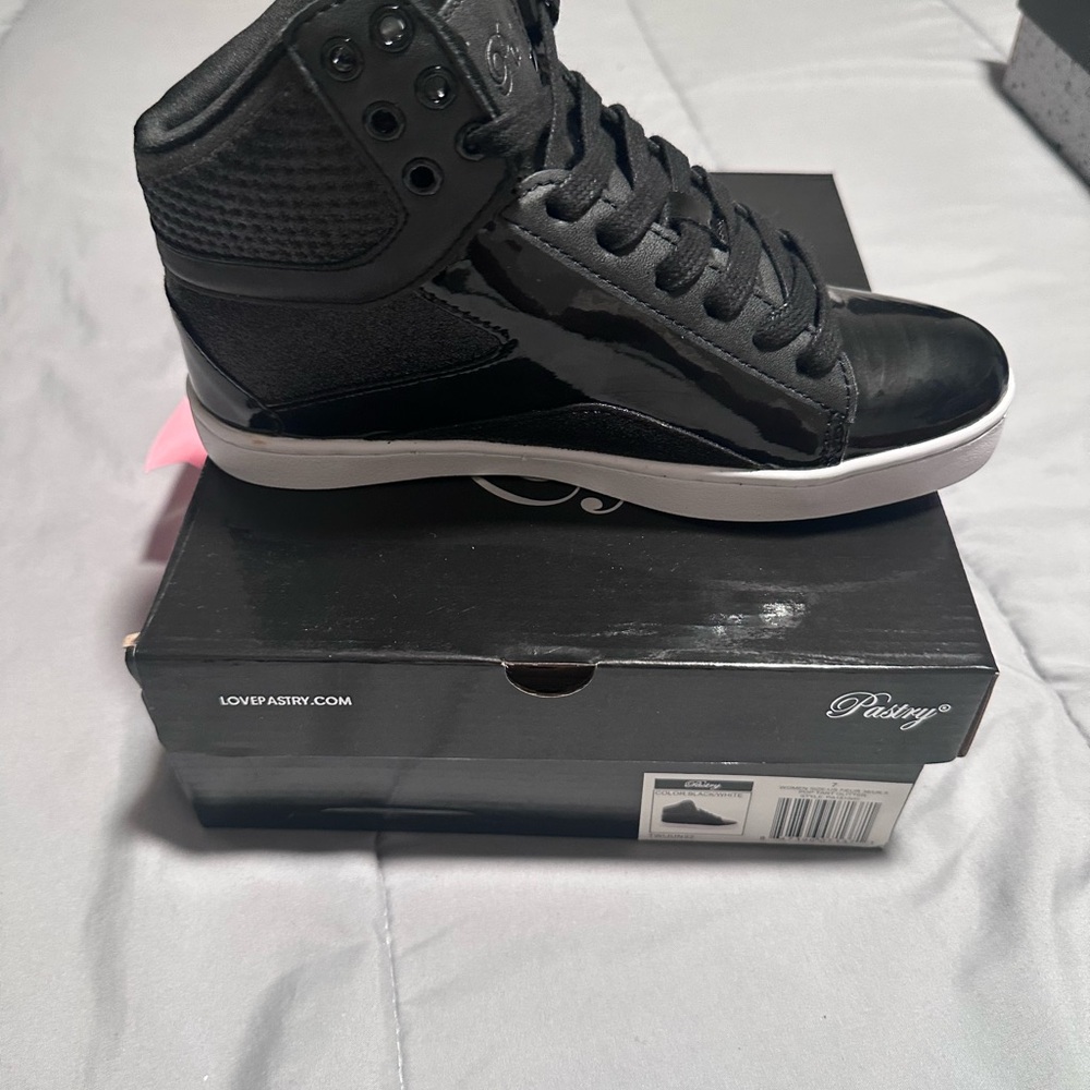 Pastry Black and White Sneakers